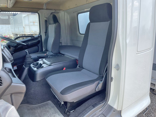 日野レンジャーアルミウイング中型（4t）[写真32]