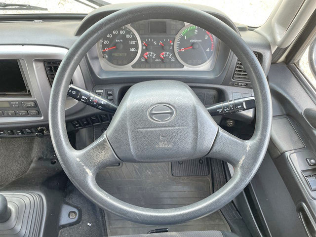 日野レンジャーアルミウイング中型（4t）[写真36]