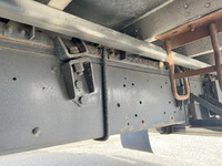 UDトラックスクオン冷蔵冷凍ウイング大型（10t）[写真23]