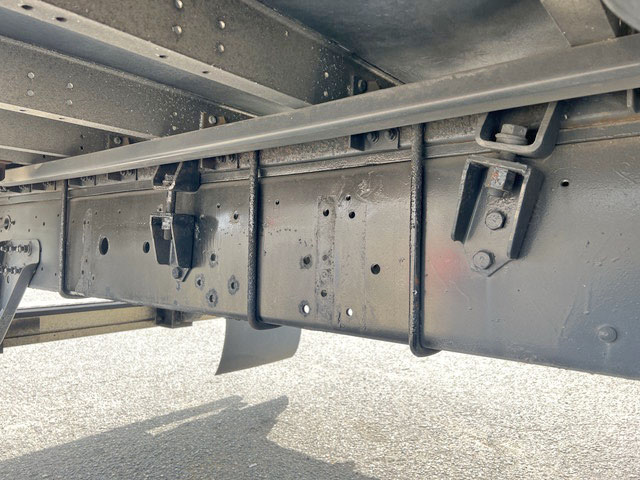 UDトラックスクオン冷蔵冷凍ウイング大型（10t）[写真24]