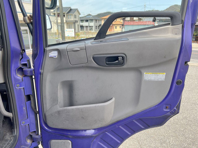 UDトラックスクオン冷蔵冷凍ウイング大型（10t）[写真29]