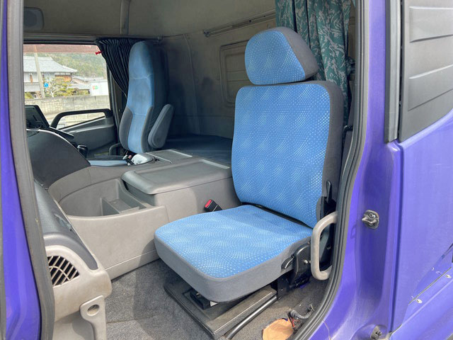 UDトラックスクオン冷蔵冷凍ウイング大型（10t）[写真31]