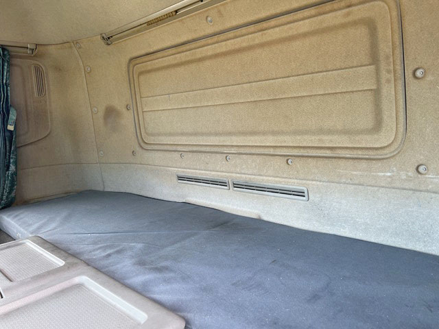 UDトラックスクオン冷蔵冷凍ウイング大型（10t）[写真33]