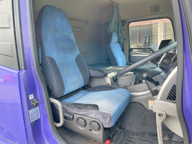 UDトラックスクオン冷蔵冷凍ウイング大型（10t）[写真34]