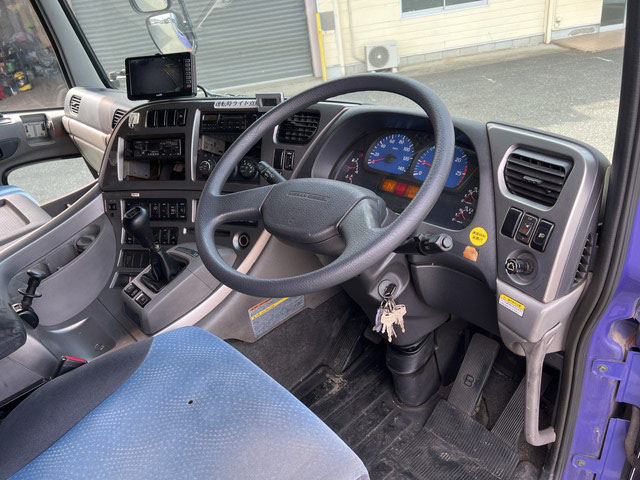 UDトラックスクオン冷蔵冷凍ウイング大型（10t）[写真35]