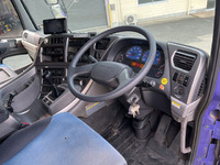 UDトラックスクオン冷蔵冷凍ウイング大型（10t）[写真35]