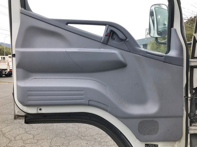 三菱ふそうキャンター冷凍車（冷蔵車）小型（2t・3t）[写真30]