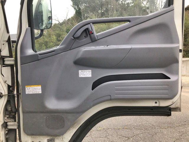 三菱ふそうキャンター冷凍車（冷蔵車）小型（2t・3t）[写真31]