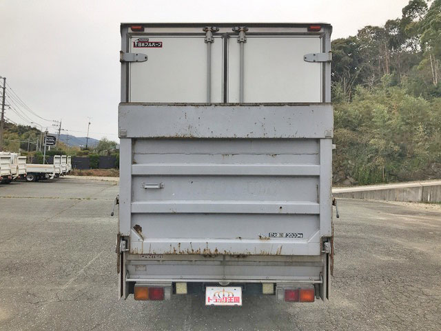 三菱ふそうキャンター冷凍車（冷蔵車）小型（2t・3t）[写真09]