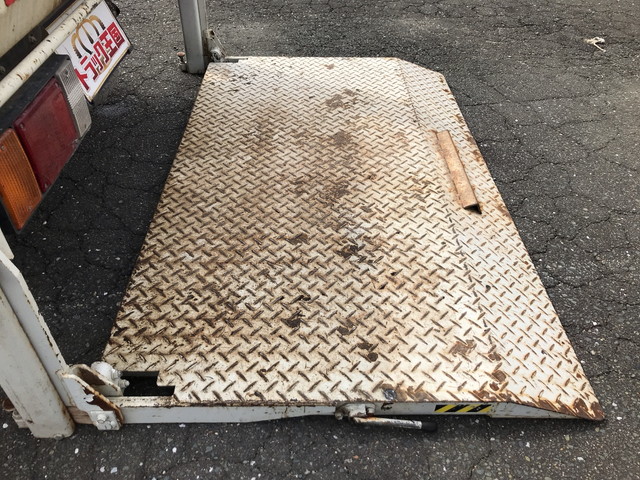 いすゞエルフダブルキャブ（Wキャブ）小型（2t・3t）[写真12]