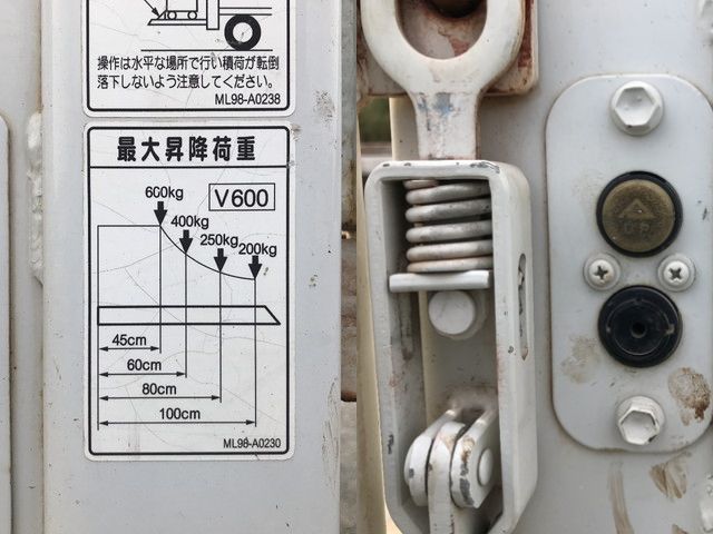 いすゞエルフダブルキャブ（Wキャブ）小型（2t・3t）[写真13]