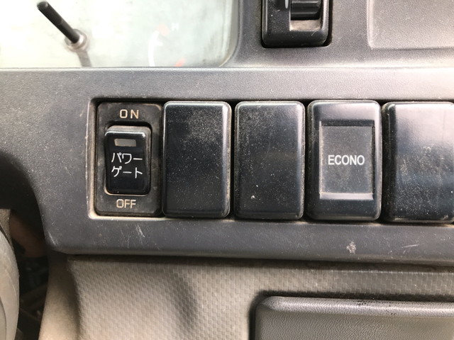 いすゞエルフダブルキャブ（Wキャブ）小型（2t・3t）[写真35]