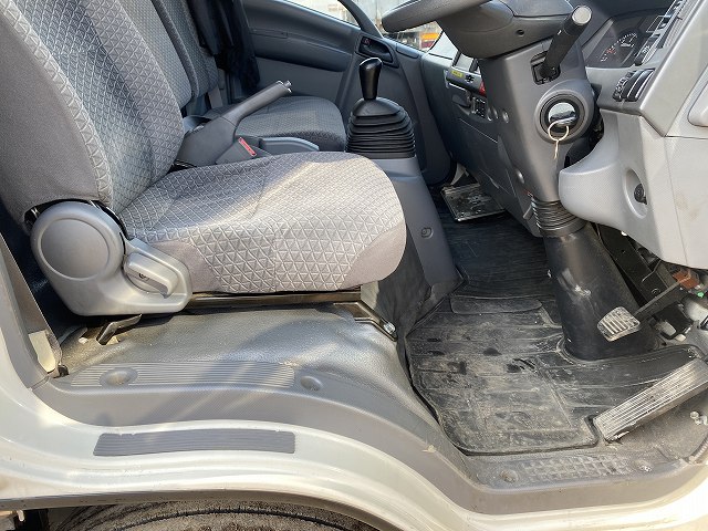 いすゞエルフクレーン3段小型（2t・3t）[写真16]