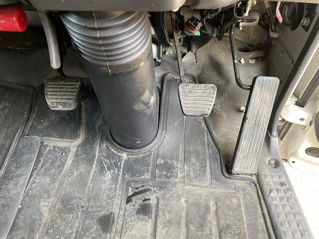 いすゞエルフクレーン3段小型（2t・3t）[写真17]