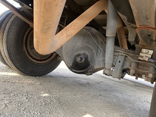 いすゞエルフクレーン3段小型（2t・3t）[写真35]