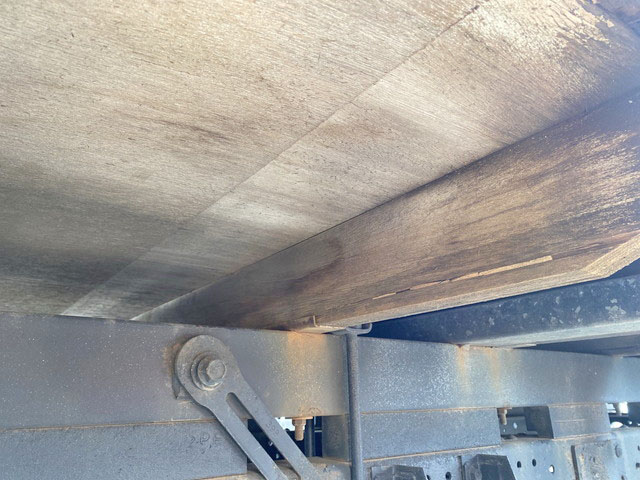 いすゞエルフ平ボディ小型（2t・3t）[写真23]