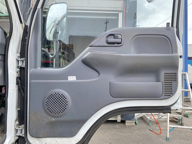 いすゞエルフ平ボディ小型（2t・3t）[写真30]