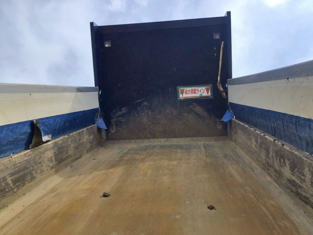 三菱ふそうスーパーグレートダンプ大型（10t）[写真06]