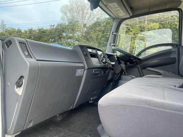 いすゞエルフ冷凍車（冷蔵車）小型（2t・3t）[写真27]