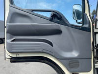 三菱ふそうキャンターアルミバン小型（2t・3t）[写真23]