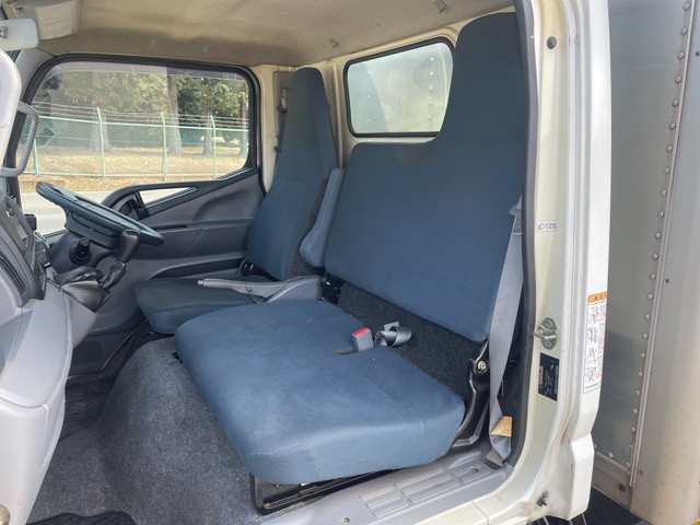 三菱ふそうキャンターアルミバン小型（2t・3t）[写真25]