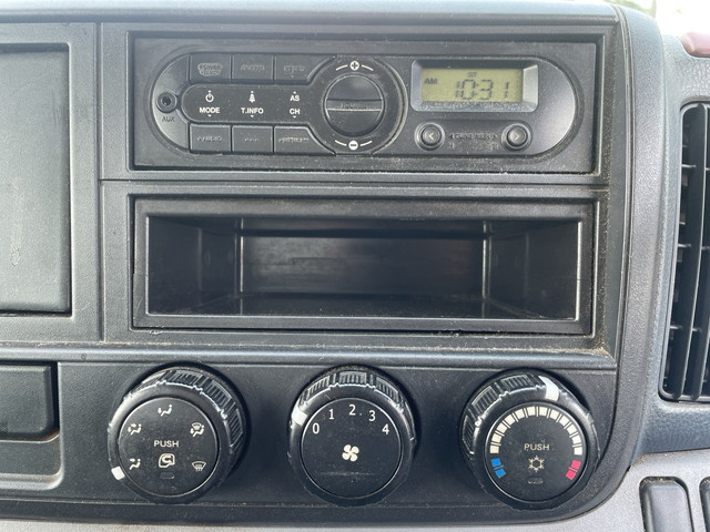 三菱ふそうキャンターアルミバン小型（2t・3t）[写真32]