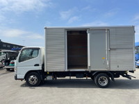 三菱ふそうキャンターアルミバン小型（2t・3t）[写真06]