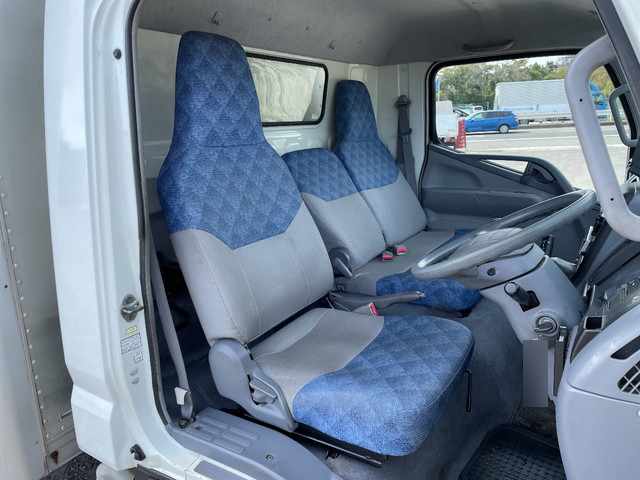 三菱ふそうキャンターアルミバン小型（2t・3t）[写真26]