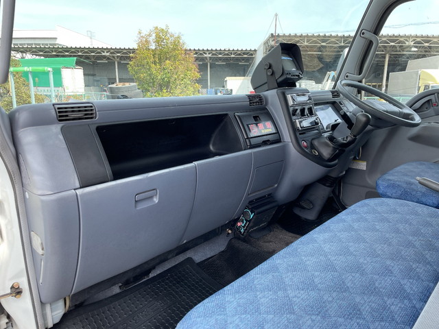 三菱ふそうキャンターアルミバン小型（2t・3t）[写真27]