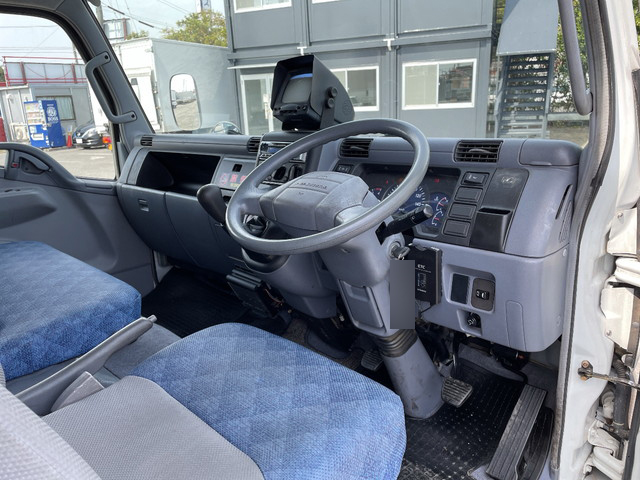 三菱ふそうキャンターアルミバン小型（2t・3t）[写真28]