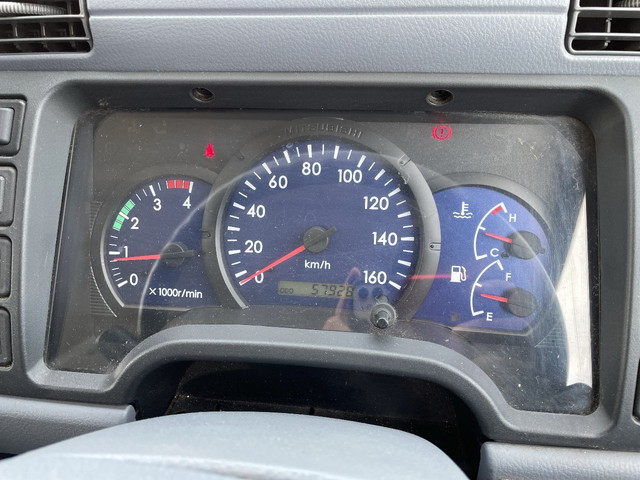 三菱ふそうキャンターアルミバン小型（2t・3t）[写真31]