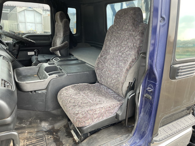 いすゞギガコンテナ専用車大型（10t）[写真24]