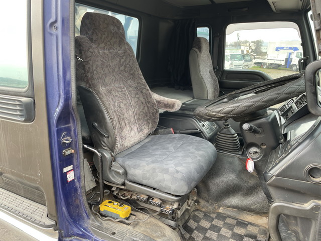 いすゞギガコンテナ専用車大型（10t）[写真25]