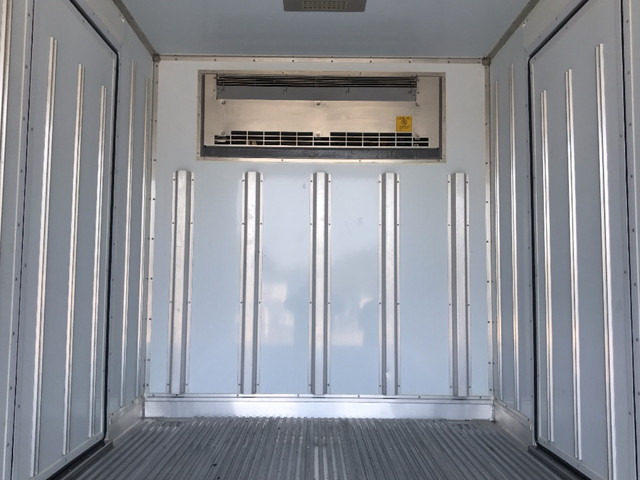 いすゞエルフ冷凍車（冷蔵車）小型（2t・3t）[写真12]