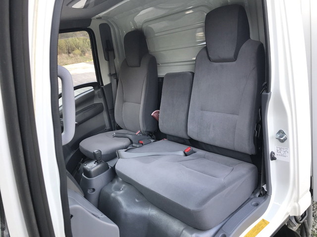 いすゞエルフ冷凍車（冷蔵車）小型（2t・3t）[写真26]