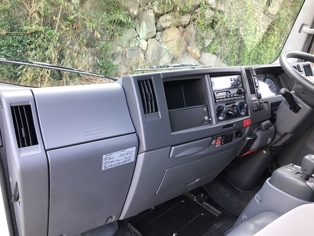 いすゞエルフ冷凍車（冷蔵車）小型（2t・3t）[写真28]