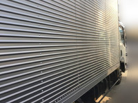 いすゞエルフアルミバン小型（2t・3t）[写真02]