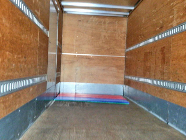 いすゞエルフアルミバン小型（2t・3t）[写真07]