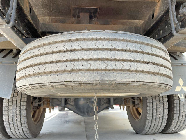 三菱ふそうキャンター平ボディ小型（2t・3t）[写真20]