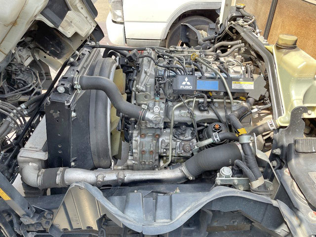 三菱ふそうキャンター平ボディ小型（2t・3t）[写真23]