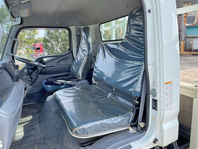 三菱ふそうキャンター平ボディ小型（2t・3t）[写真30]