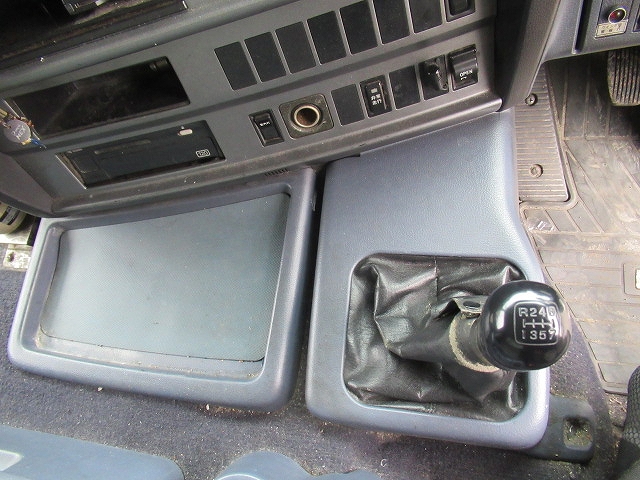 日野プロフィアアルミウイング大型（10t）[写真27]