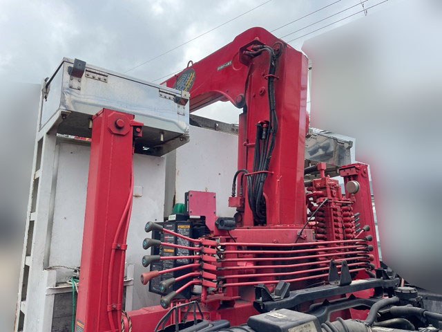 UDトラックスコンドルセルフクレーン4段増トン（6t・8t）[写真10]