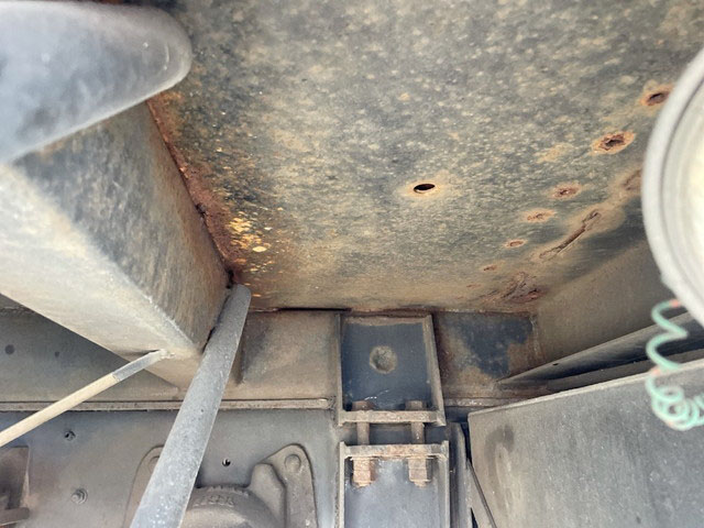 UDトラックスコンドルセルフクレーン4段増トン（6t・8t）[写真17]