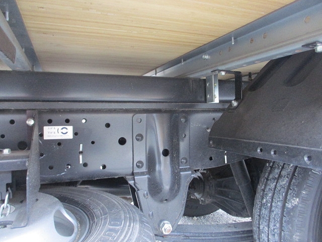 いすゞエルフアルミバン小型（2t・3t）[写真12]