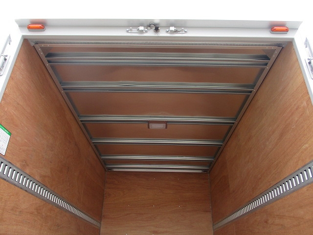 いすゞエルフアルミバン小型（2t・3t）[写真17]