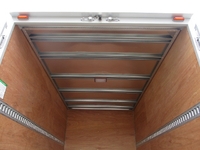 いすゞエルフアルミバン小型（2t・3t）[写真17]