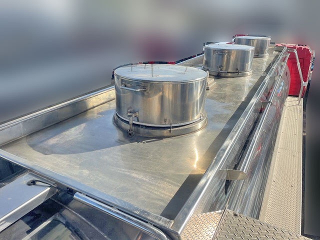 UDトラックスクオンタンク車（タンクローリー）大型（10t）[写真11]