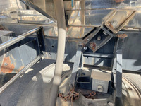 UDトラックスクオンタンク車（タンクローリー）大型（10t）[写真21]