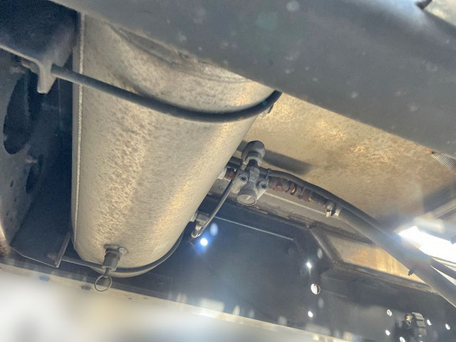 UDトラックスクオンタンク車（タンクローリー）大型（10t）[写真26]